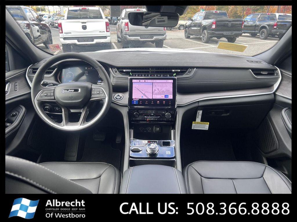 new 2025 Jeep Grand Cherokee car, priced at $44,107