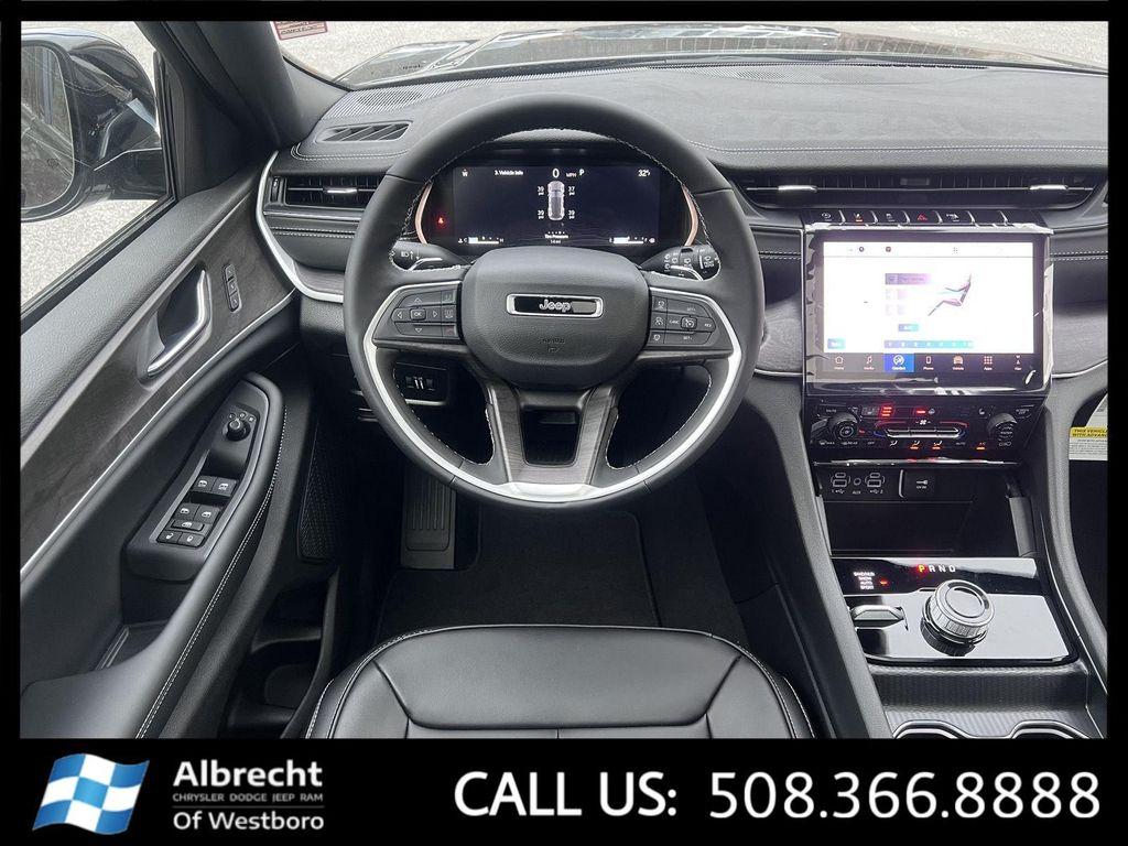 new 2025 Jeep Grand Cherokee car, priced at $44,259