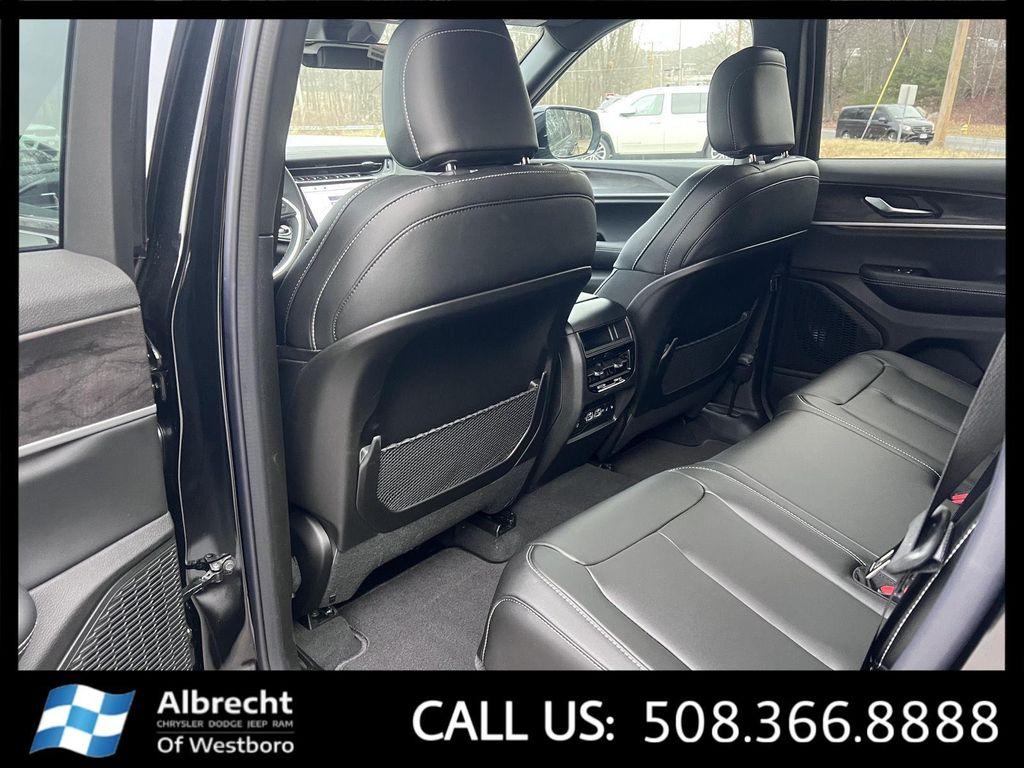 new 2025 Jeep Grand Cherokee car, priced at $44,259