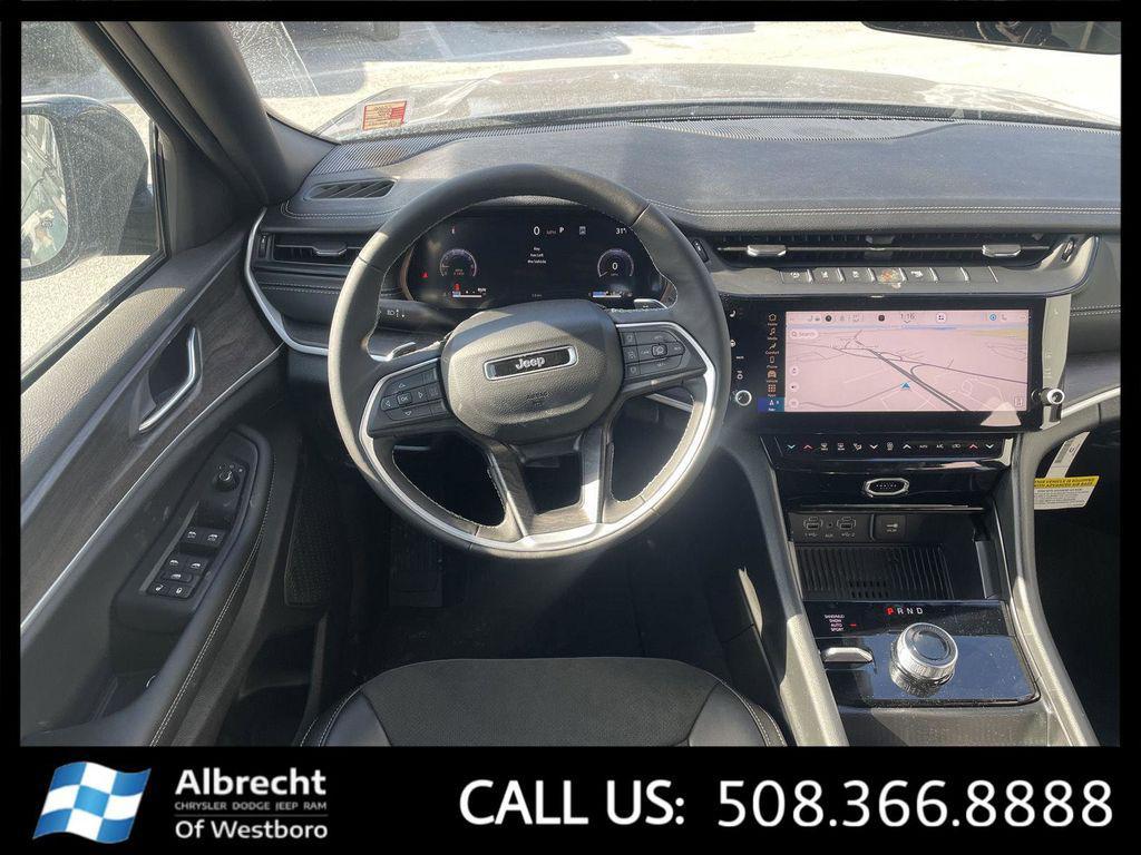 new 2026 Jeep Grand Cherokee car, priced at $43,797