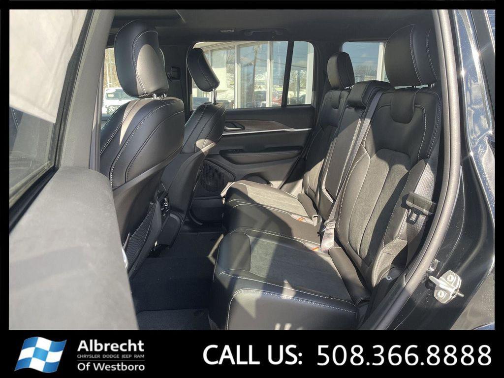 new 2026 Jeep Grand Cherokee car, priced at $43,797