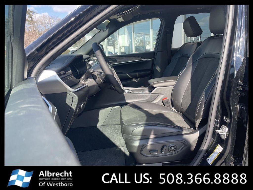 new 2026 Jeep Grand Cherokee car, priced at $43,797