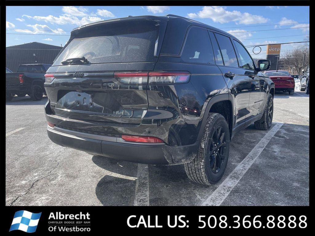 new 2026 Jeep Grand Cherokee car, priced at $43,797