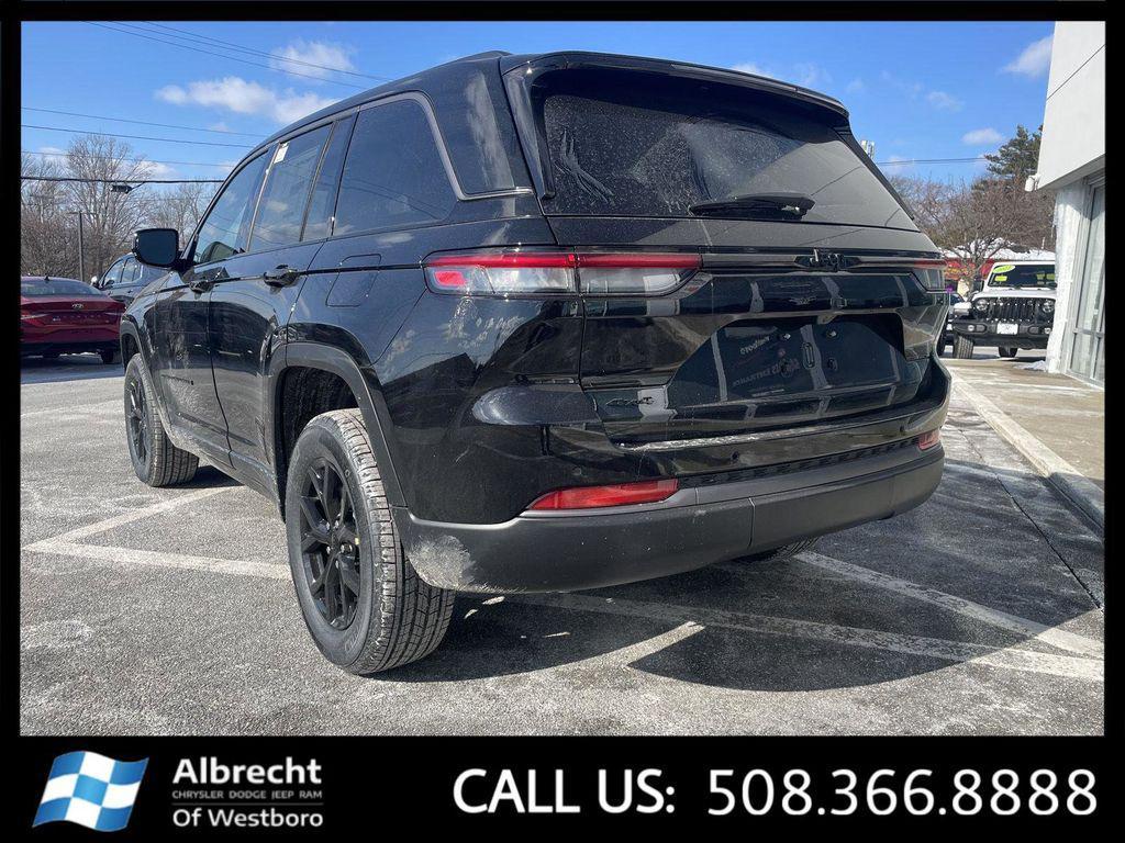 new 2026 Jeep Grand Cherokee car, priced at $43,797
