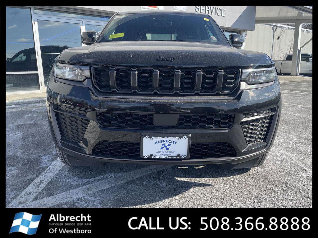 new 2026 Jeep Grand Cherokee car, priced at $43,797
