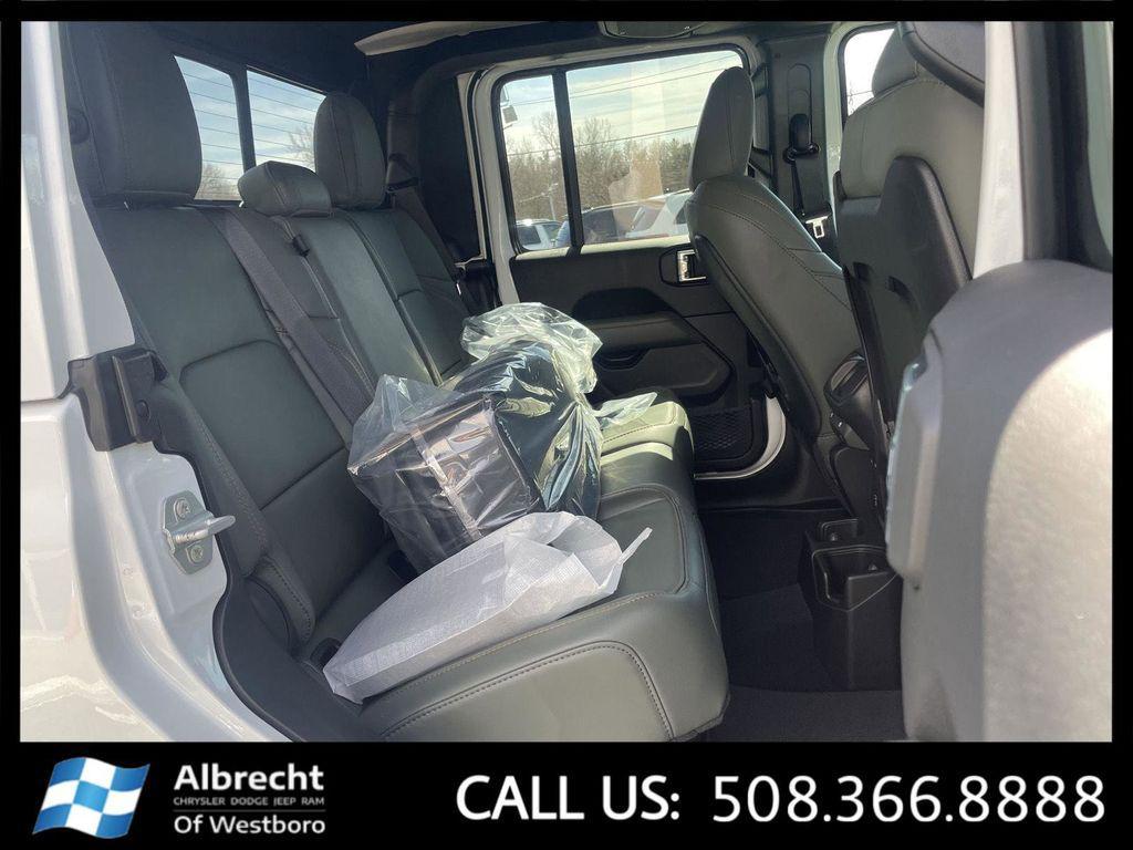 new 2026 Jeep Gladiator car, priced at $59,860