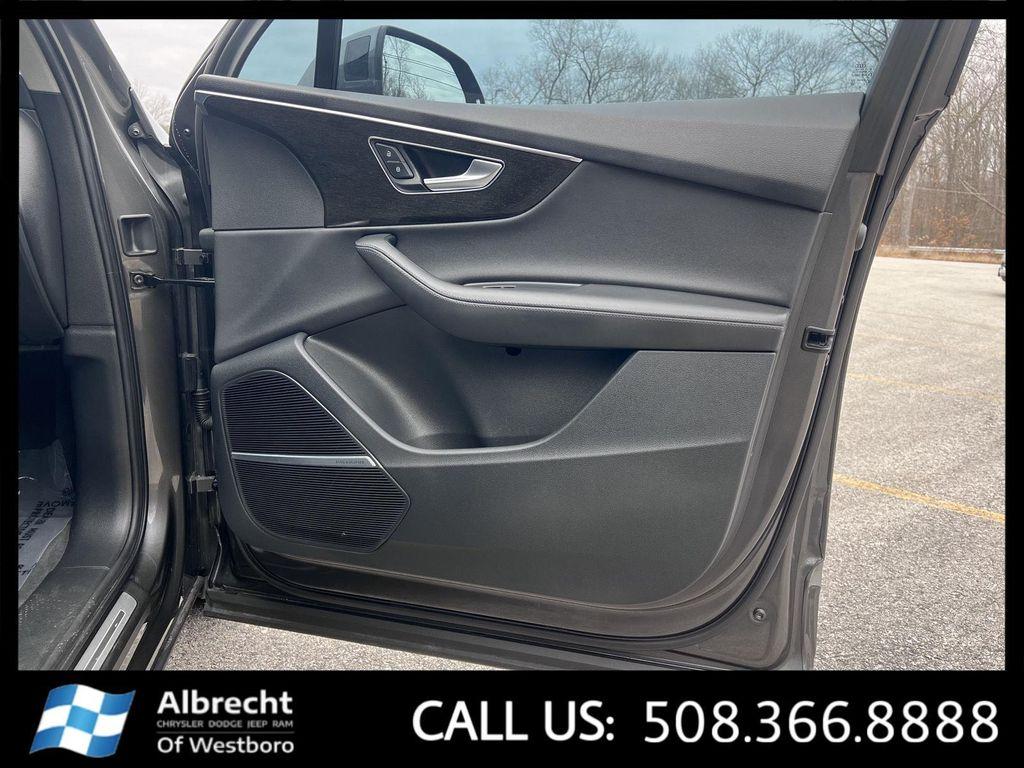 2023 Samurai Gray Metallic Audi Q7