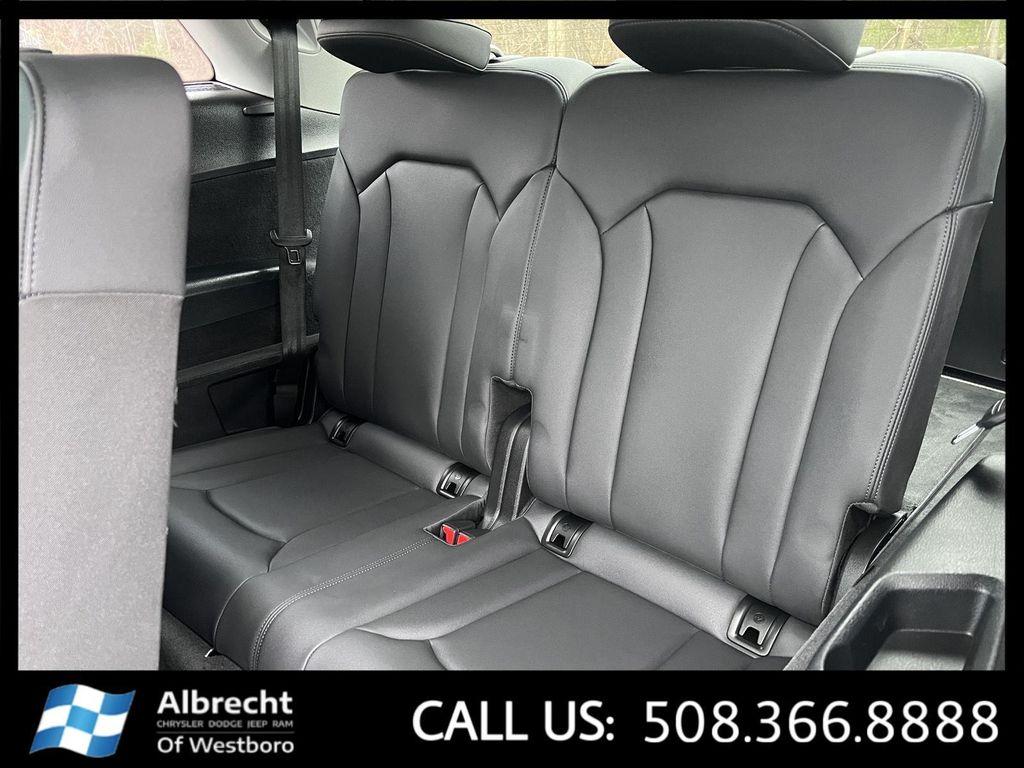 2023 Samurai Gray Metallic Audi Q7