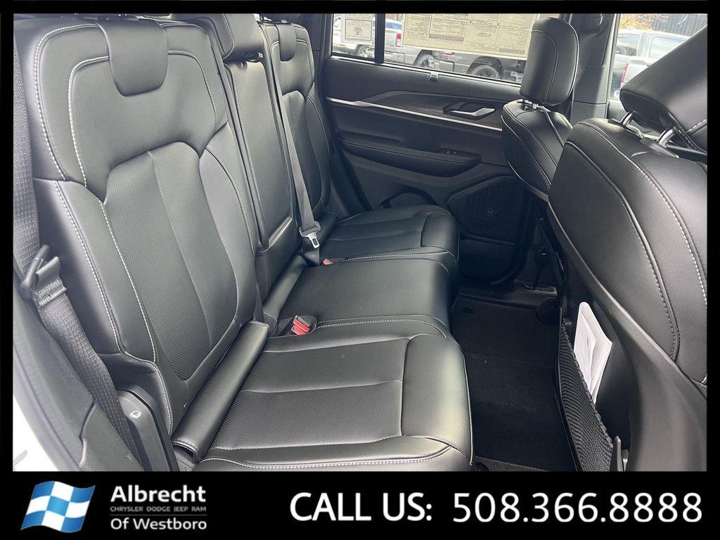 new 2025 Jeep Grand Cherokee car, priced at $44,281