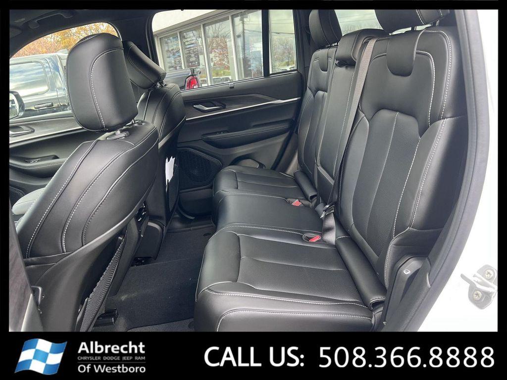 new 2025 Jeep Grand Cherokee car, priced at $44,281