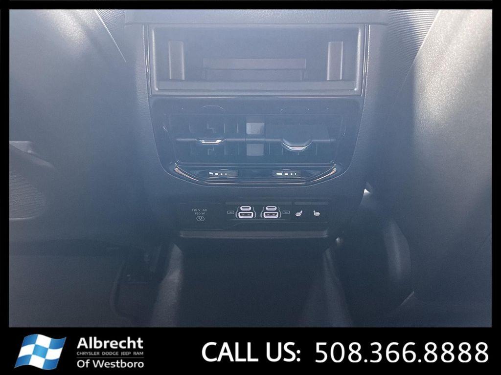 new 2025 Jeep Grand Cherokee car, priced at $44,281