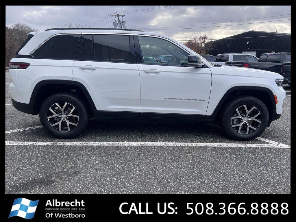 new 2025 Jeep Grand Cherokee car, priced at $44,281