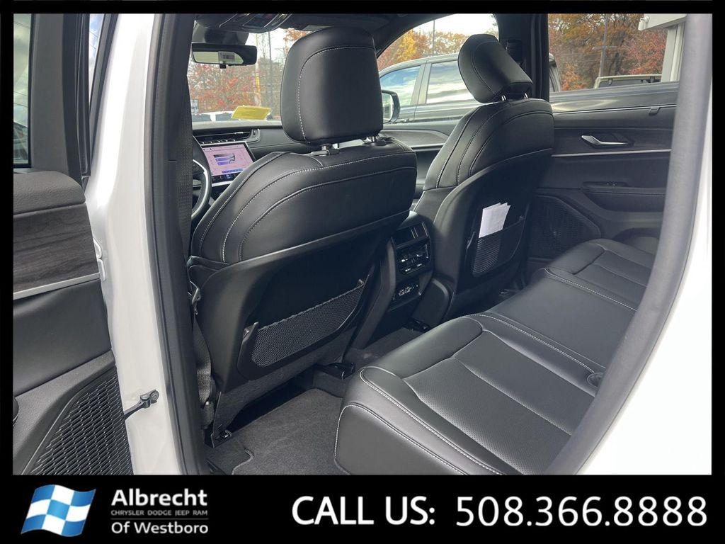 new 2025 Jeep Grand Cherokee car, priced at $44,281