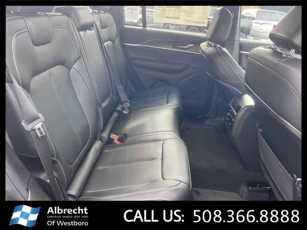 new 2025 Jeep Grand Cherokee car, priced at $46,625