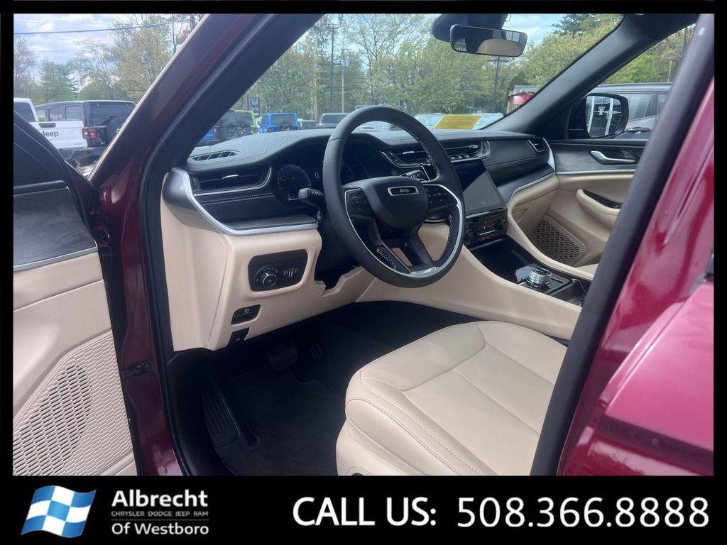 used 2025 Jeep Grand Cherokee car