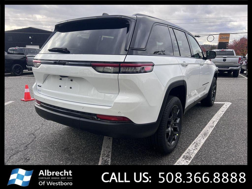 new 2025 Jeep Grand Cherokee car, priced at $46,976