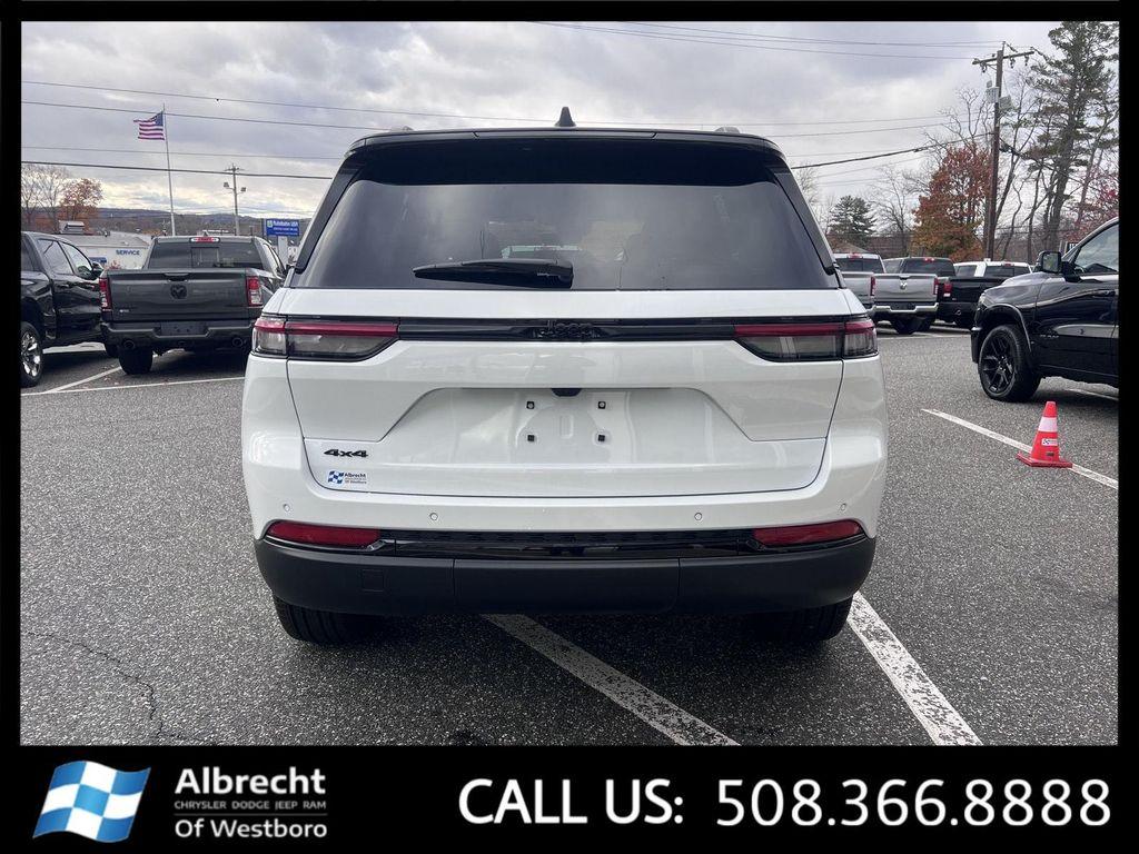 new 2025 Jeep Grand Cherokee car, priced at $46,976