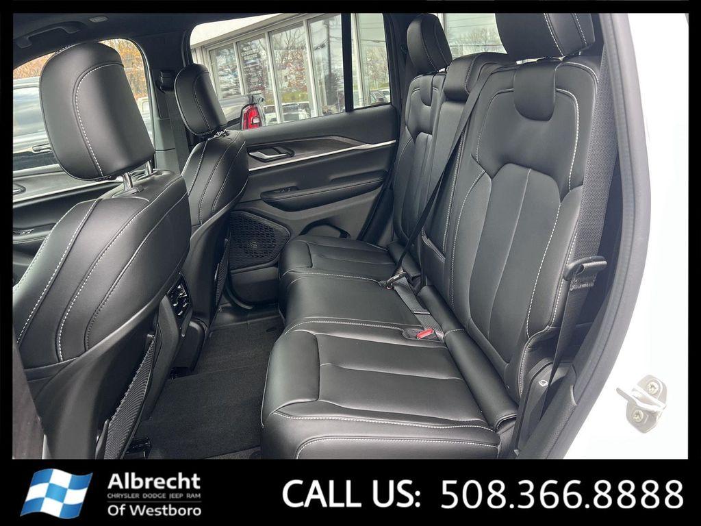 new 2025 Jeep Grand Cherokee car, priced at $46,976