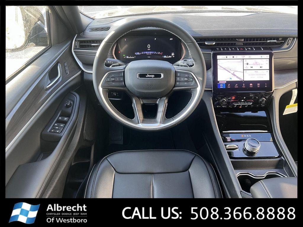 new 2025 Jeep Grand Cherokee car, priced at $45,185