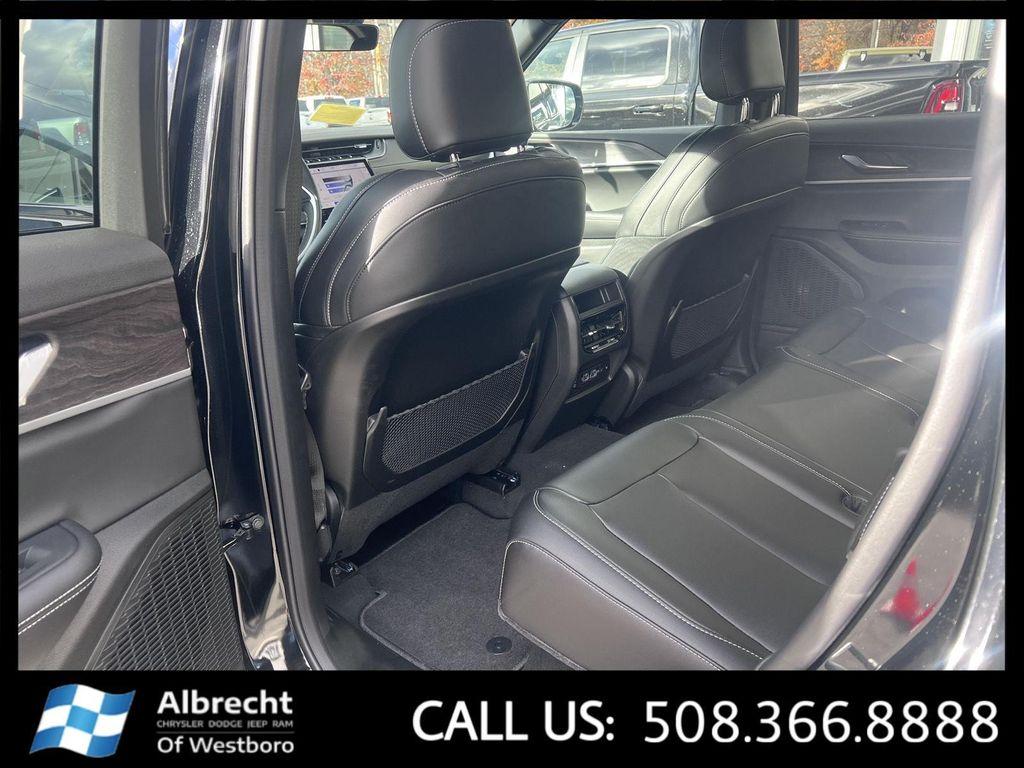 new 2025 Jeep Grand Cherokee car, priced at $44,254