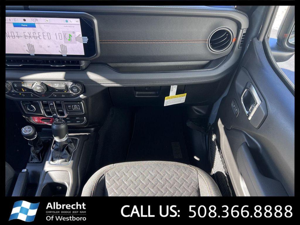 new 2026 Jeep Gladiator car, priced at $62,015