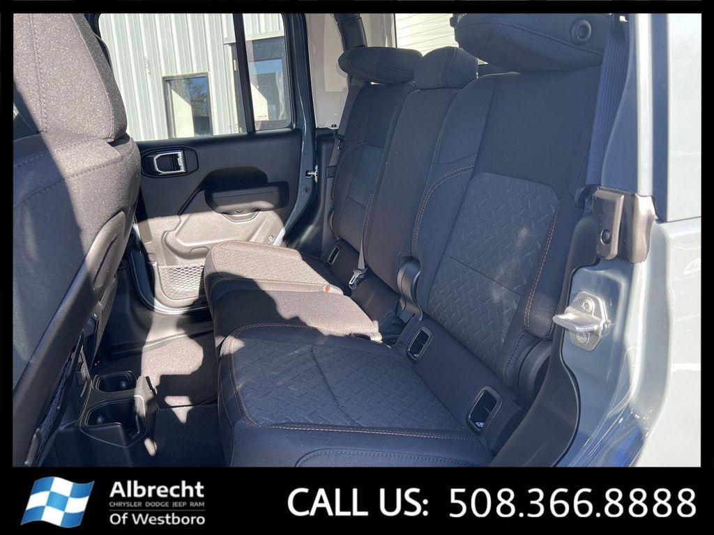 new 2026 Jeep Gladiator car, priced at $62,015