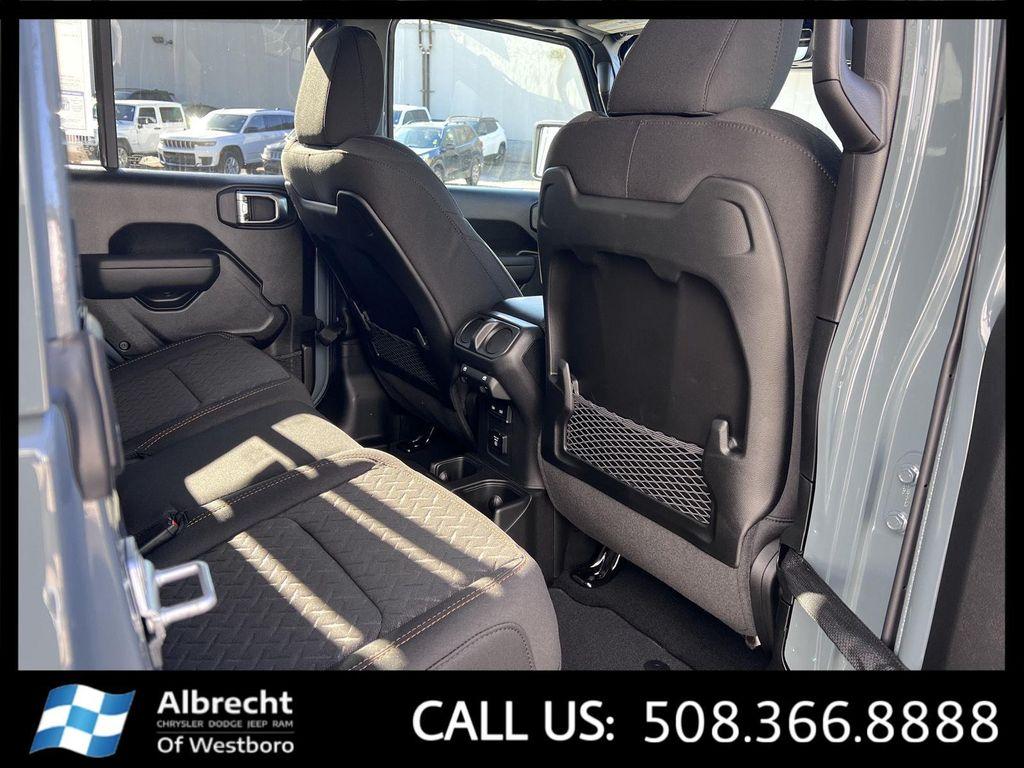 new 2026 Jeep Gladiator car, priced at $62,015