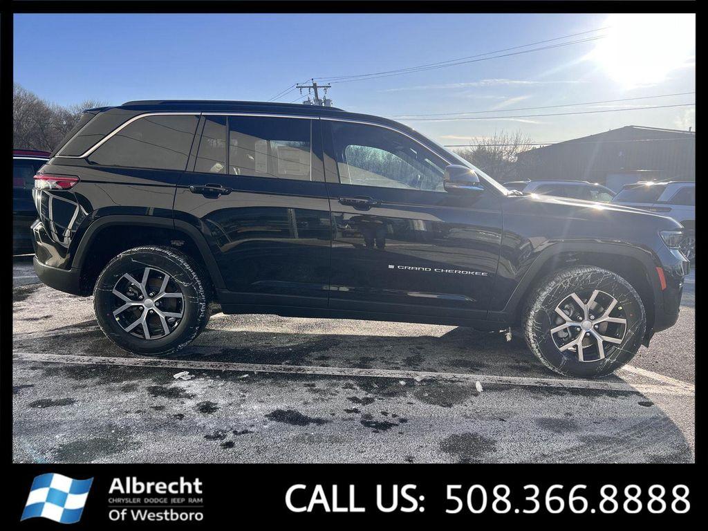 new 2025 Jeep Grand Cherokee car, priced at $46,980