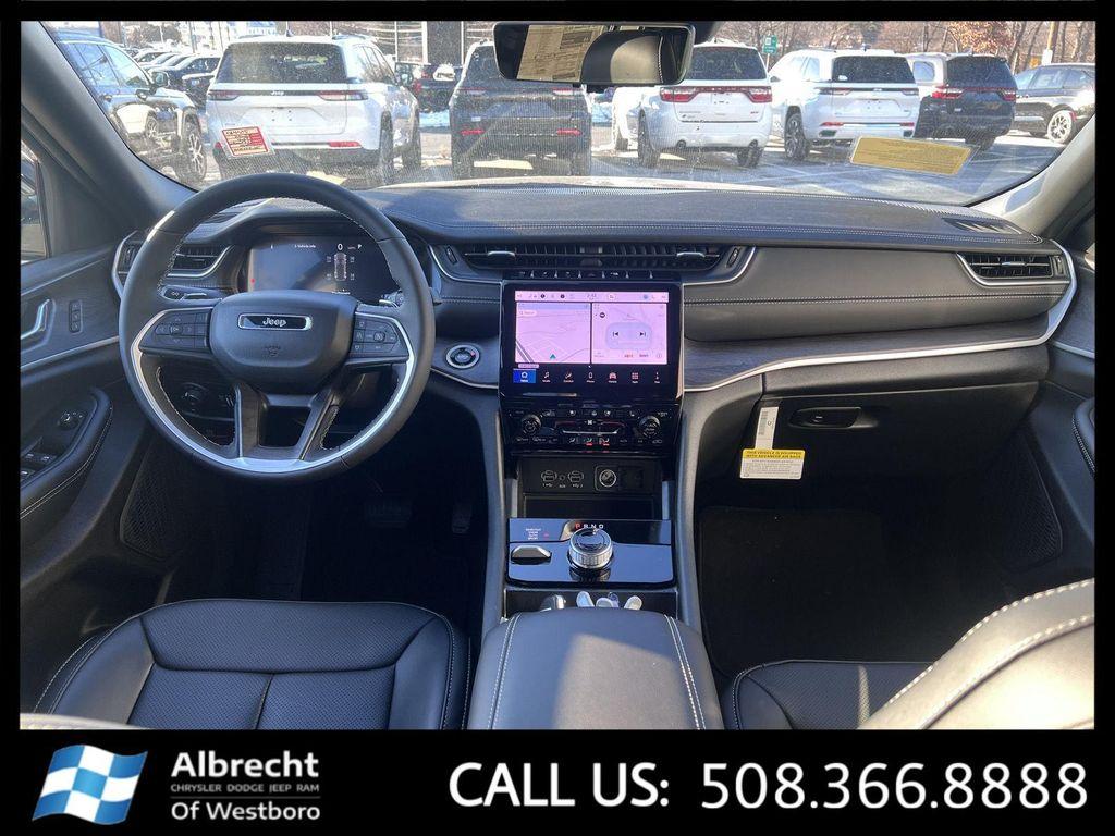 new 2025 Jeep Grand Cherokee car, priced at $46,980