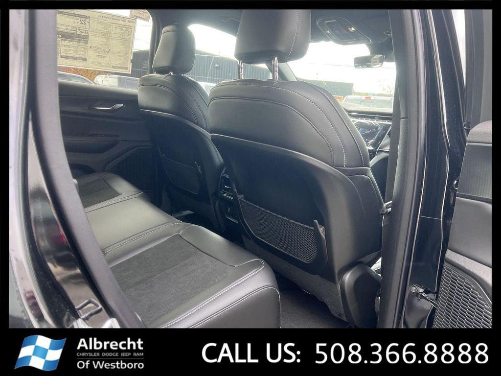 new 2025 Jeep Grand Cherokee car, priced at $42,361