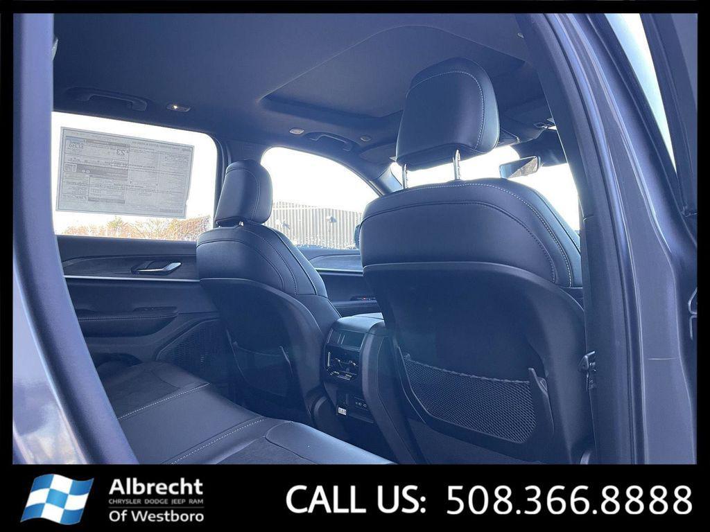new 2026 Jeep Grand Cherokee car, priced at $42,901