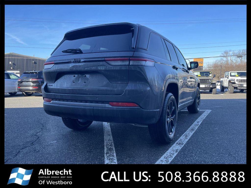 new 2026 Jeep Grand Cherokee car, priced at $48,525
