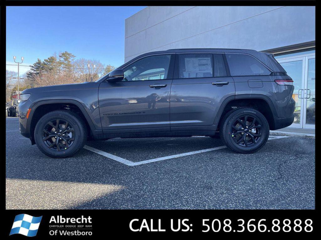 new 2026 Jeep Grand Cherokee car, priced at $42,901