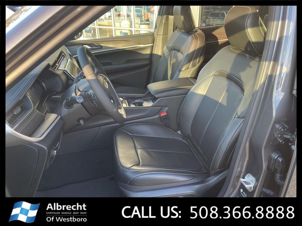 new 2025 Jeep Grand Cherokee L car, priced at $51,295