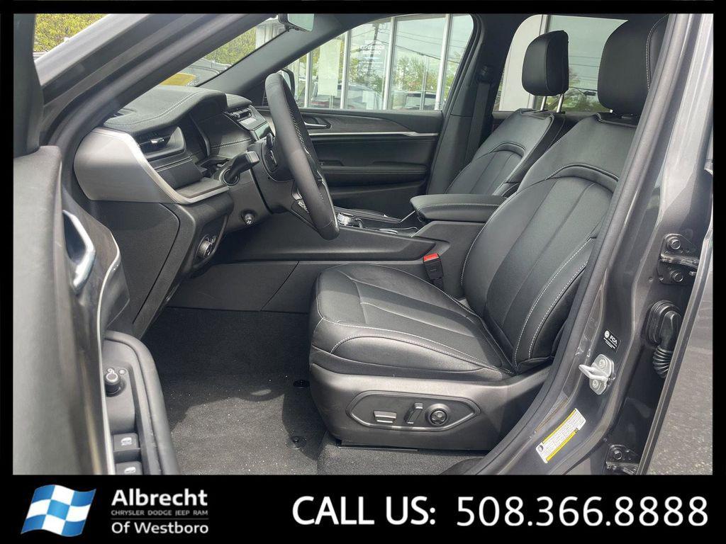 new 2026 Jeep Grand Cherokee car, priced at $50,075