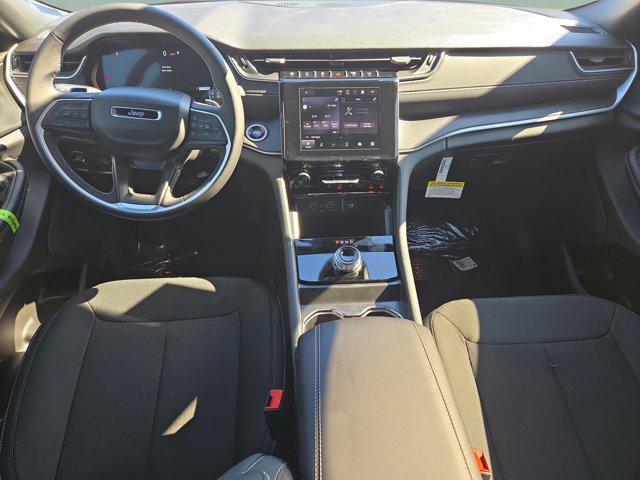 new 2025 Jeep Grand Cherokee car, priced at $28,300