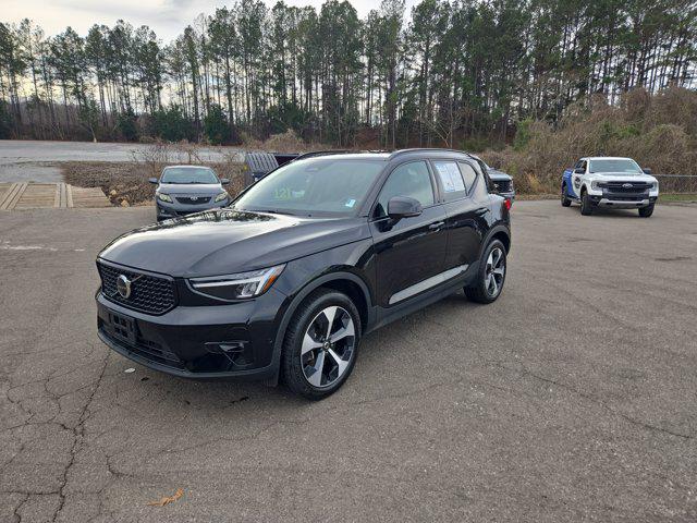 used 2025 Volvo XC40 car