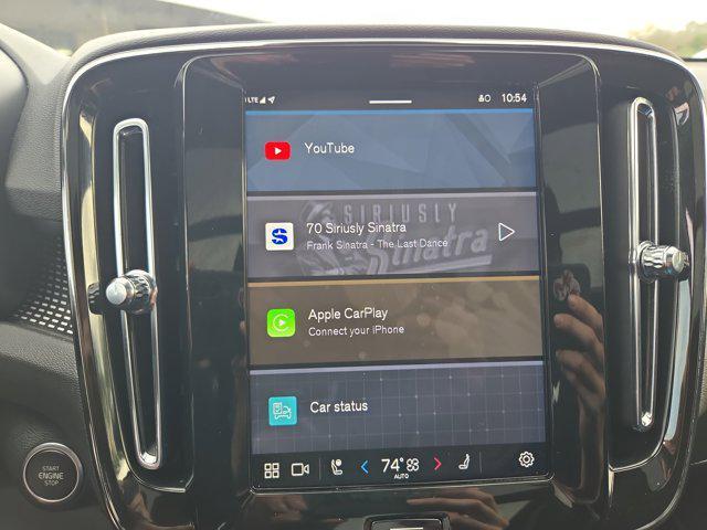 used 2025 Volvo XC40 car