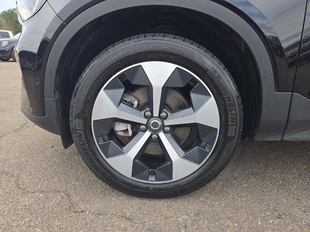 used 2025 Volvo XC40 car