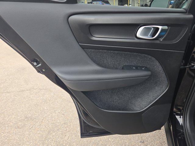 used 2025 Volvo XC40 car