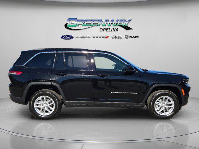 new 2025 Jeep Grand Cherokee car, priced at $27,999