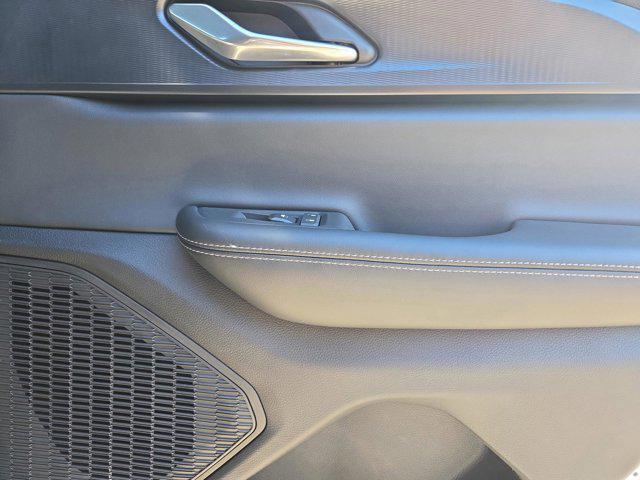 new 2025 Jeep Grand Cherokee car, priced at $27,999