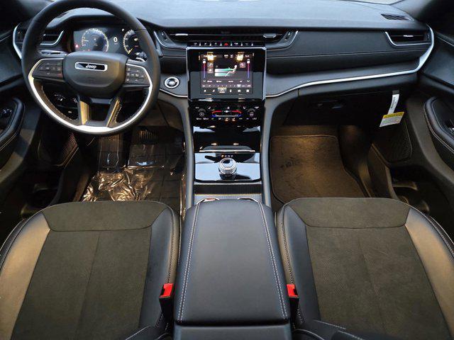 new 2025 Jeep Grand Cherokee car, priced at $34,999