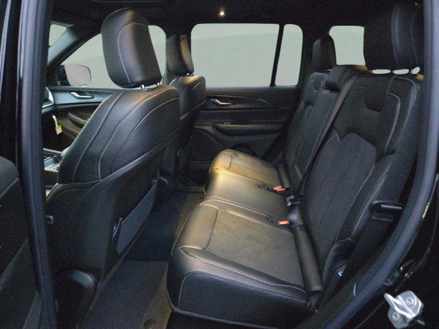 new 2025 Jeep Grand Cherokee car, priced at $34,999