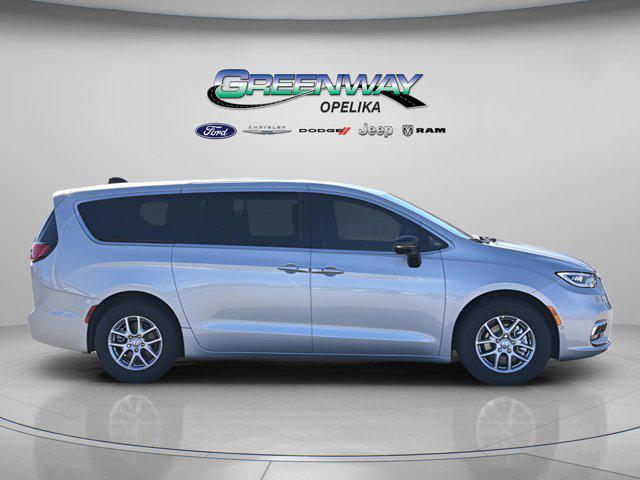 new 2026 Chrysler Pacifica car, priced at $36,160