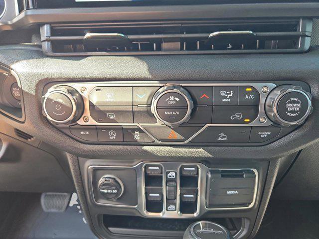 new 2025 Jeep Gladiator car, priced at $35,460