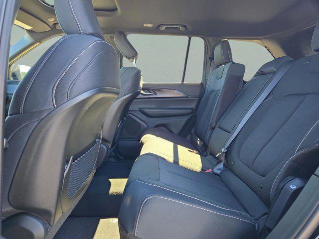 new 2025 Jeep Grand Cherokee car, priced at $27,990