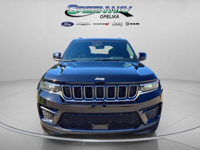 new 2025 Jeep Grand Cherokee car, priced at $27,990