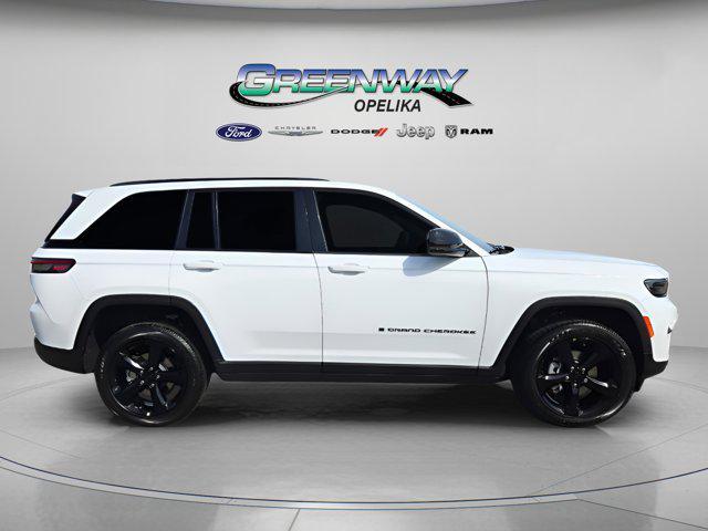 new 2025 Jeep Grand Cherokee car, priced at $30,025