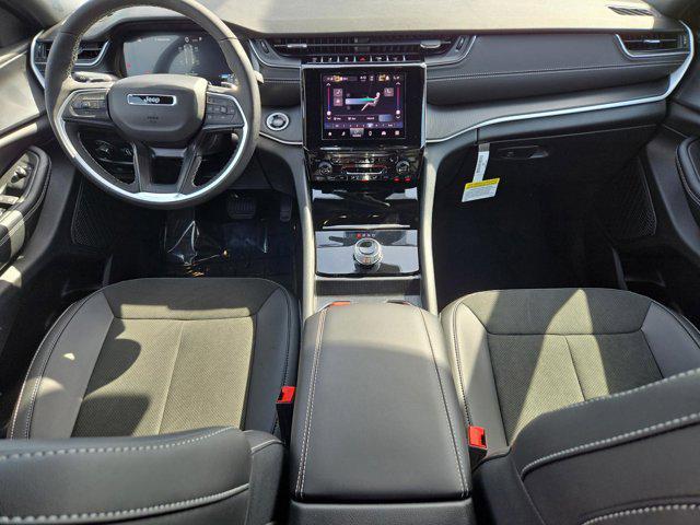 new 2025 Jeep Grand Cherokee car, priced at $30,025